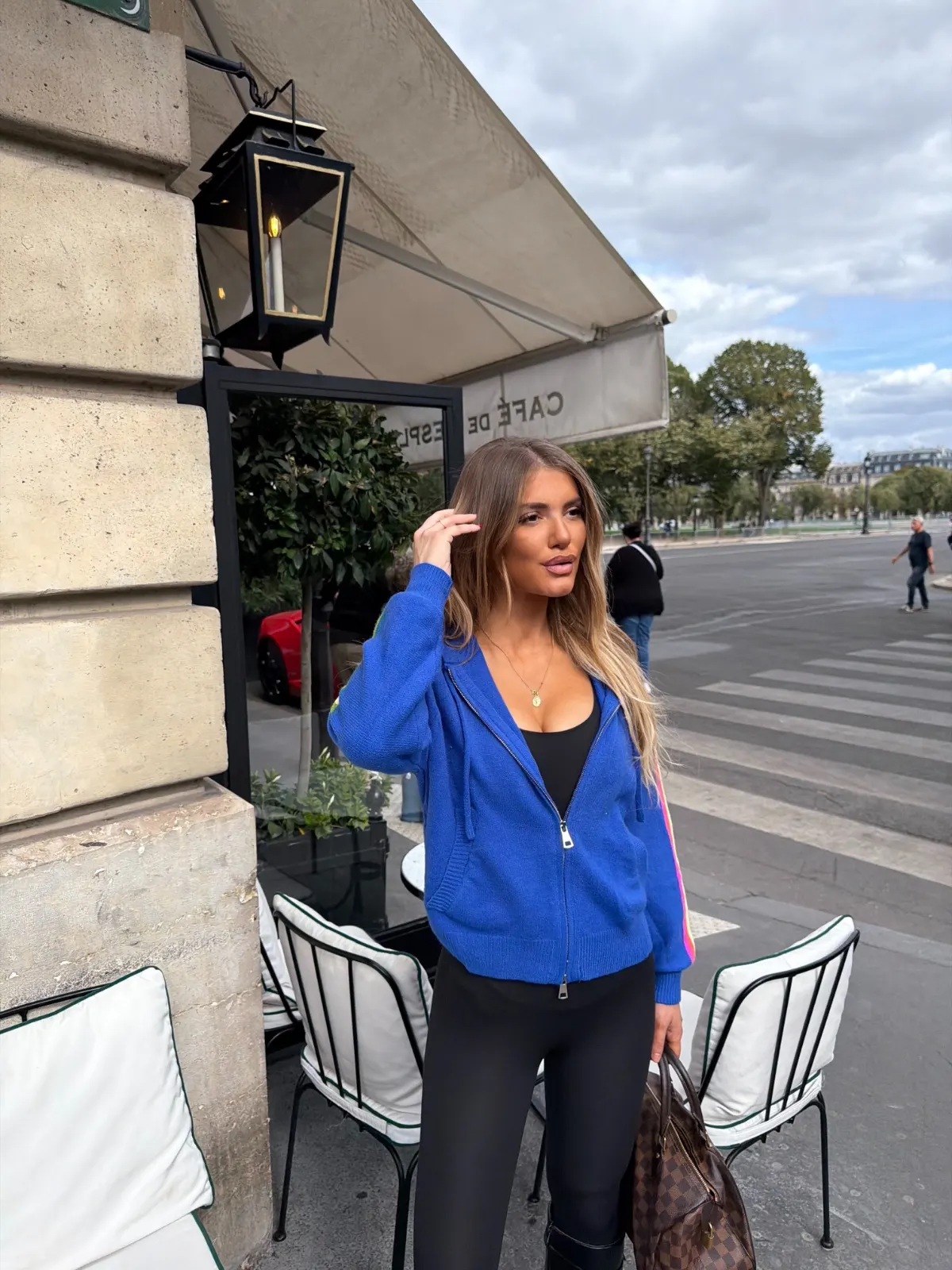 Pull Futur Capuche — Bleu roi — vue 6