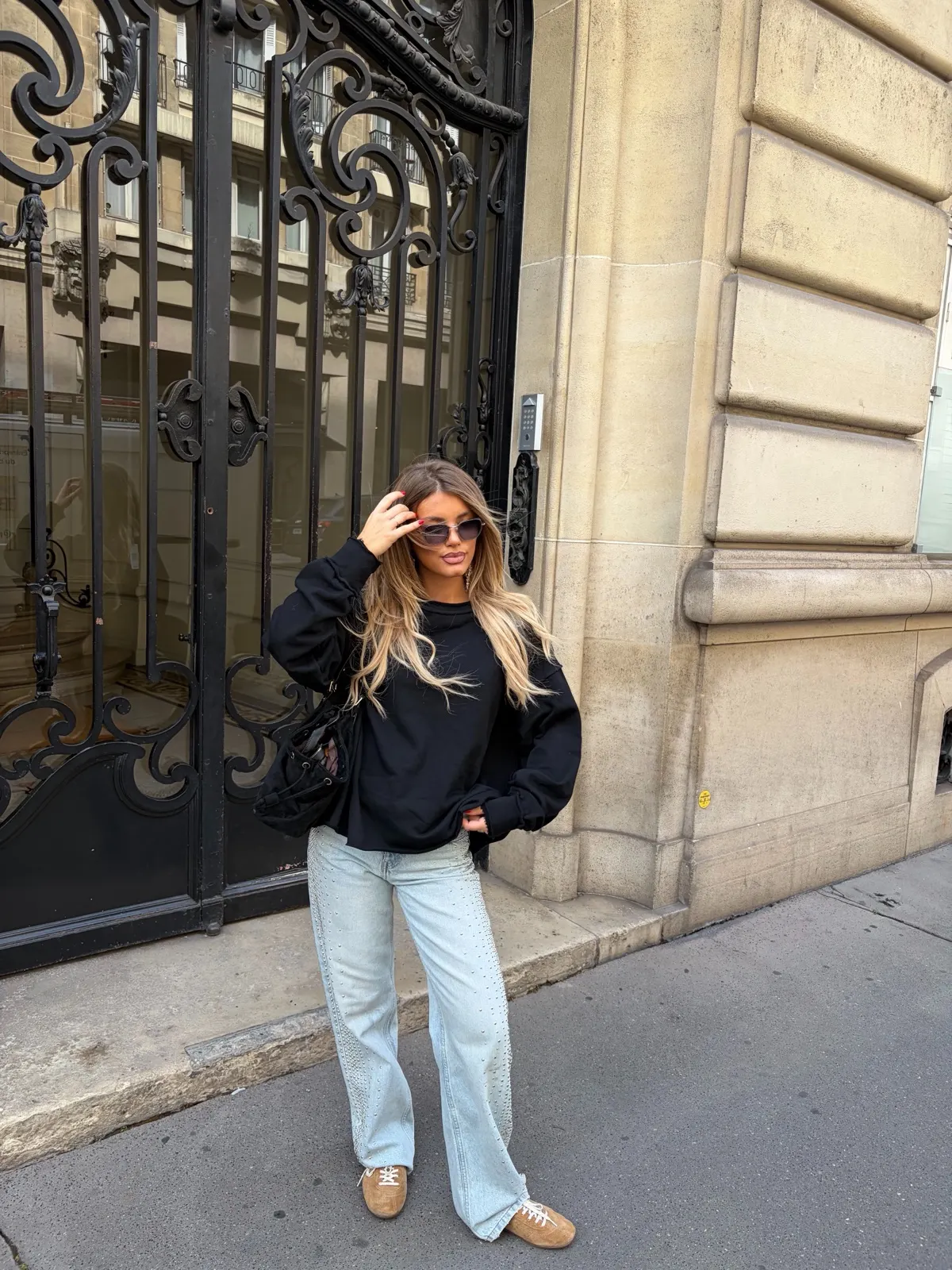 Sweat Constance — Noir — vue 3